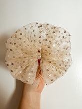 Load image into Gallery viewer, Dimensional Daisies