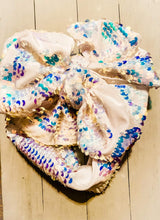 Load image into Gallery viewer, Iridescent Reversible Sequins