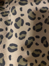 Load image into Gallery viewer, Green Leopard
